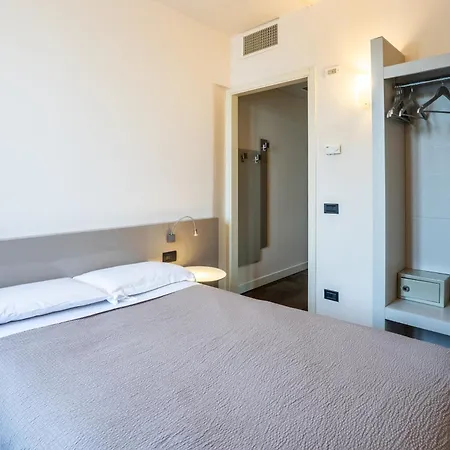Hotell Vittorio Desenzano del Garda